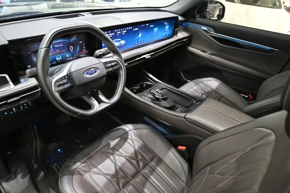 2025 Ford Edge 2.0T 252HP L4 8AT,autocango,china used car exporter,china ev exporter,chinese used car exporter,chinese used ev exporter