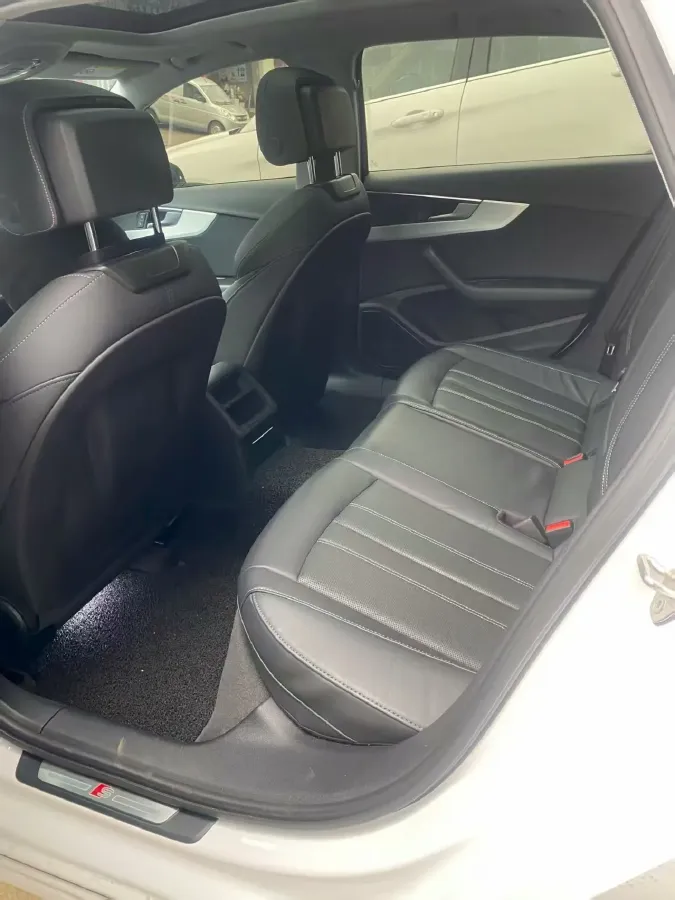 2020 Audi A4L 2.0T 190HP L4 7DCT,autocango,china used car exporter,china ev exporter,chinese used car exporter,chinese used ev exporter