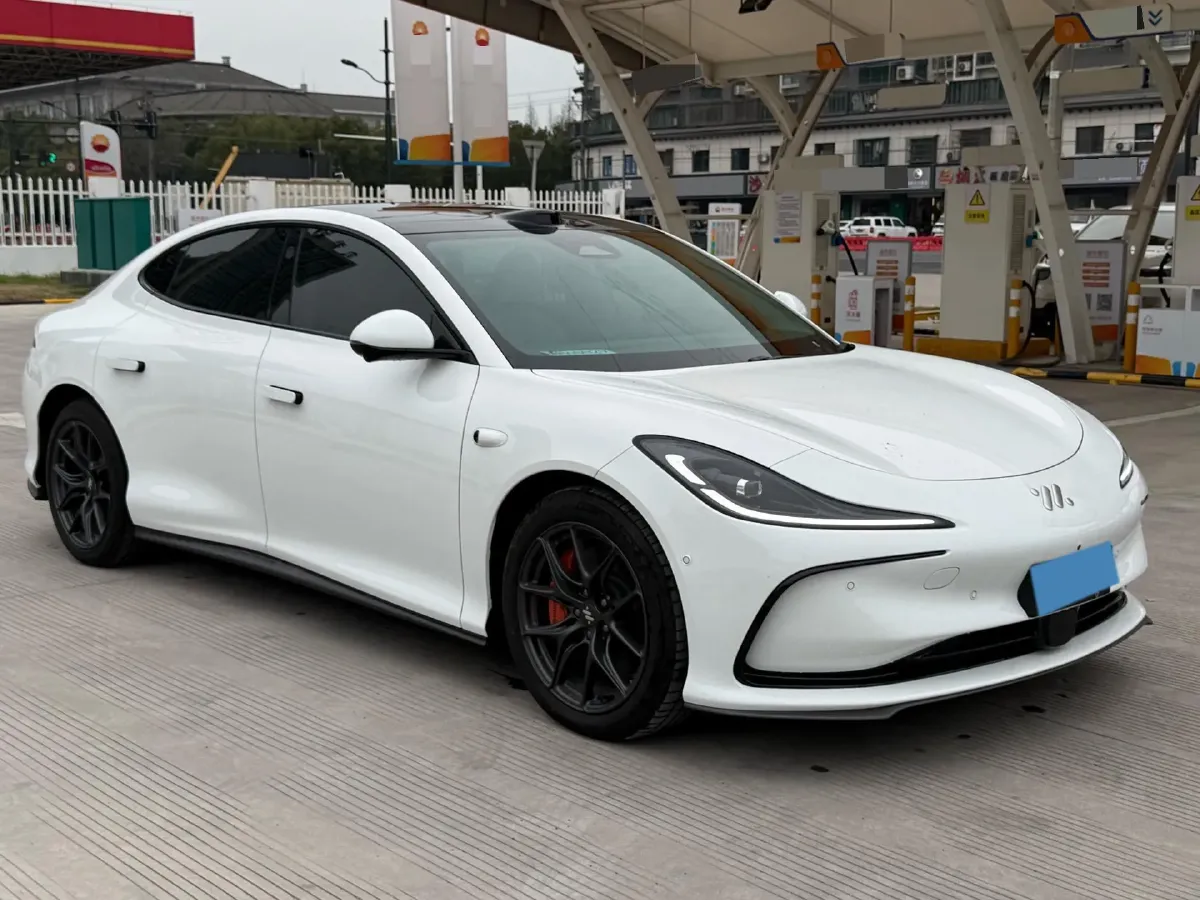 2024 IM L6 BEV 75KWH,autocango,china used car exporter,china ev exporter,chinese used car exporter,chinese used ev exporter