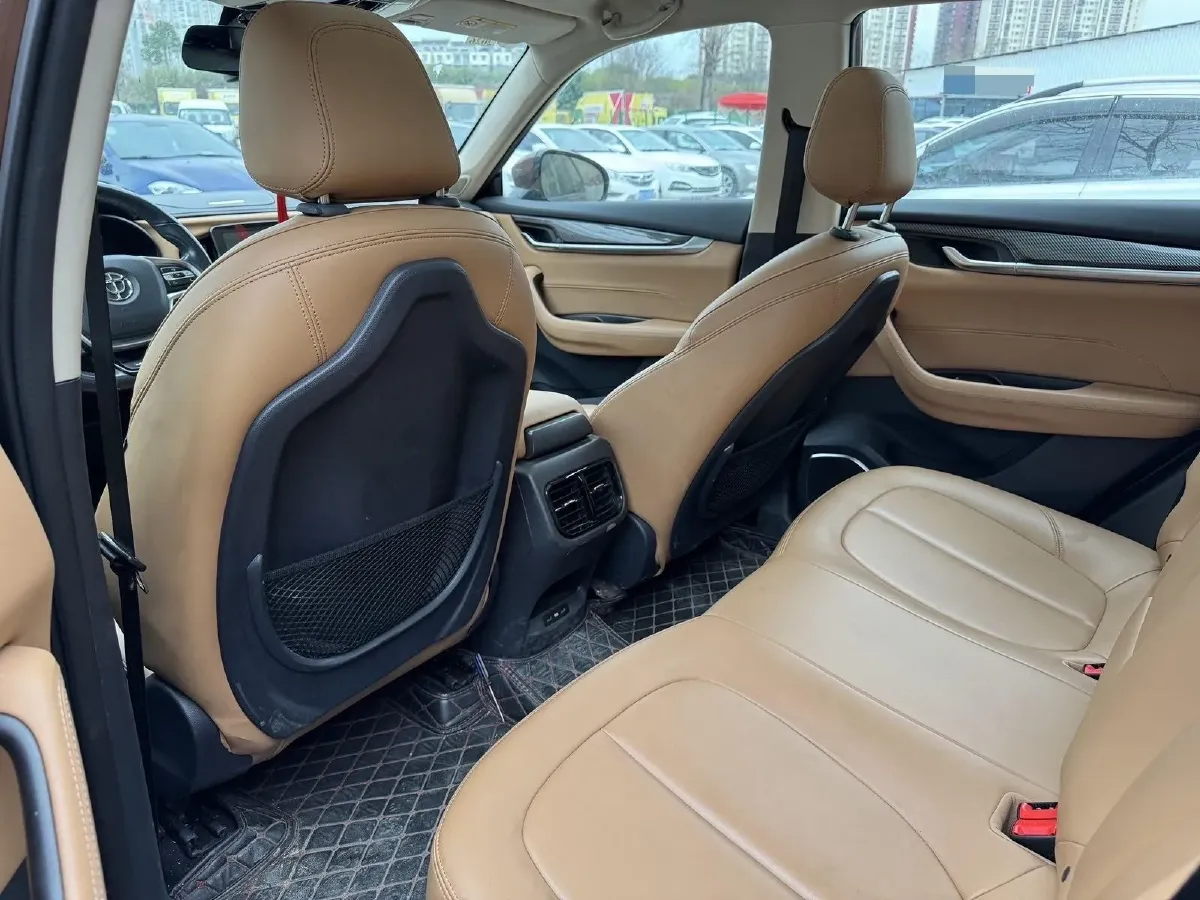 2018 Brilliance Auto V7 1.6T 204HP L4 7DCT,autocango,china used car exporter,china ev exporter,chinese used car exporter,chinese used ev exporter