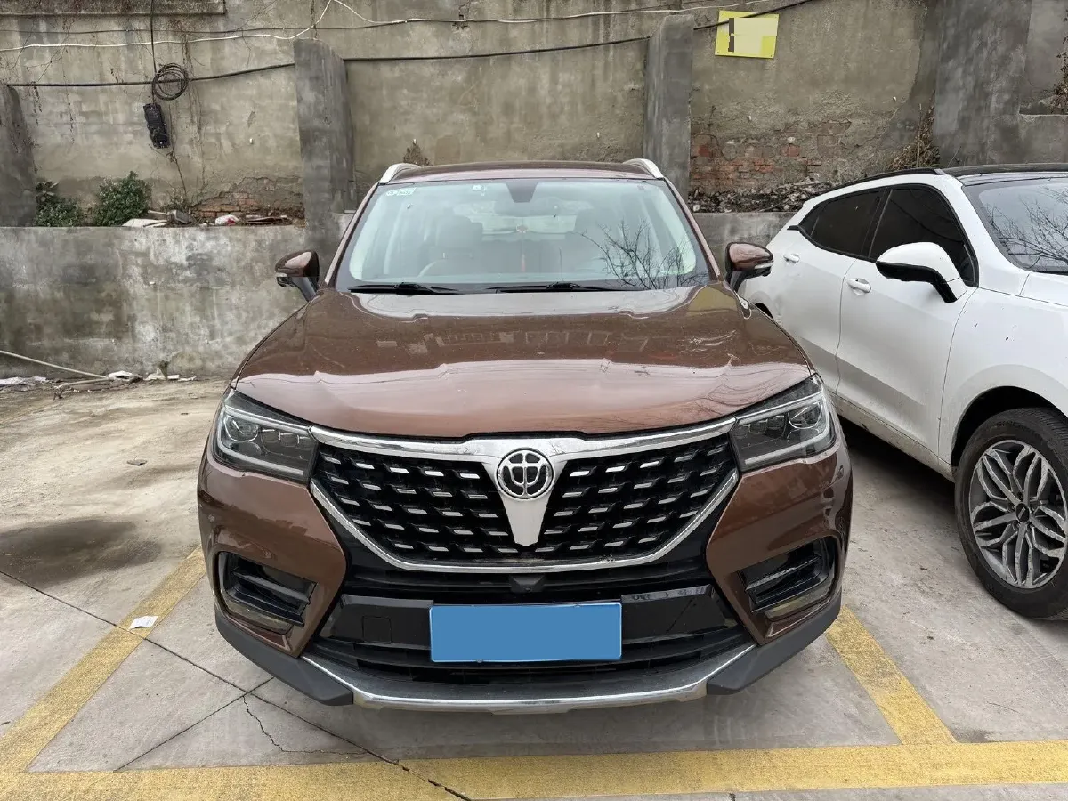 2018 Brilliance Auto V7 1.6T 204HP L4 7DCT,autocango,china used car exporter,china ev exporter,chinese used car exporter,chinese used ev exporter