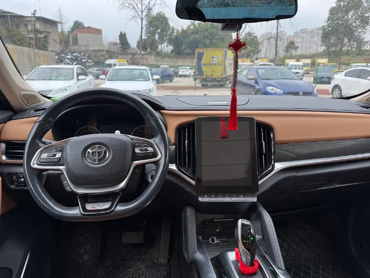 2018 Brilliance Auto V7 1.6T 204HP L4 7DCT,autocango,china used car exporter,china ev exporter,chinese used car exporter,chinese used ev exporter