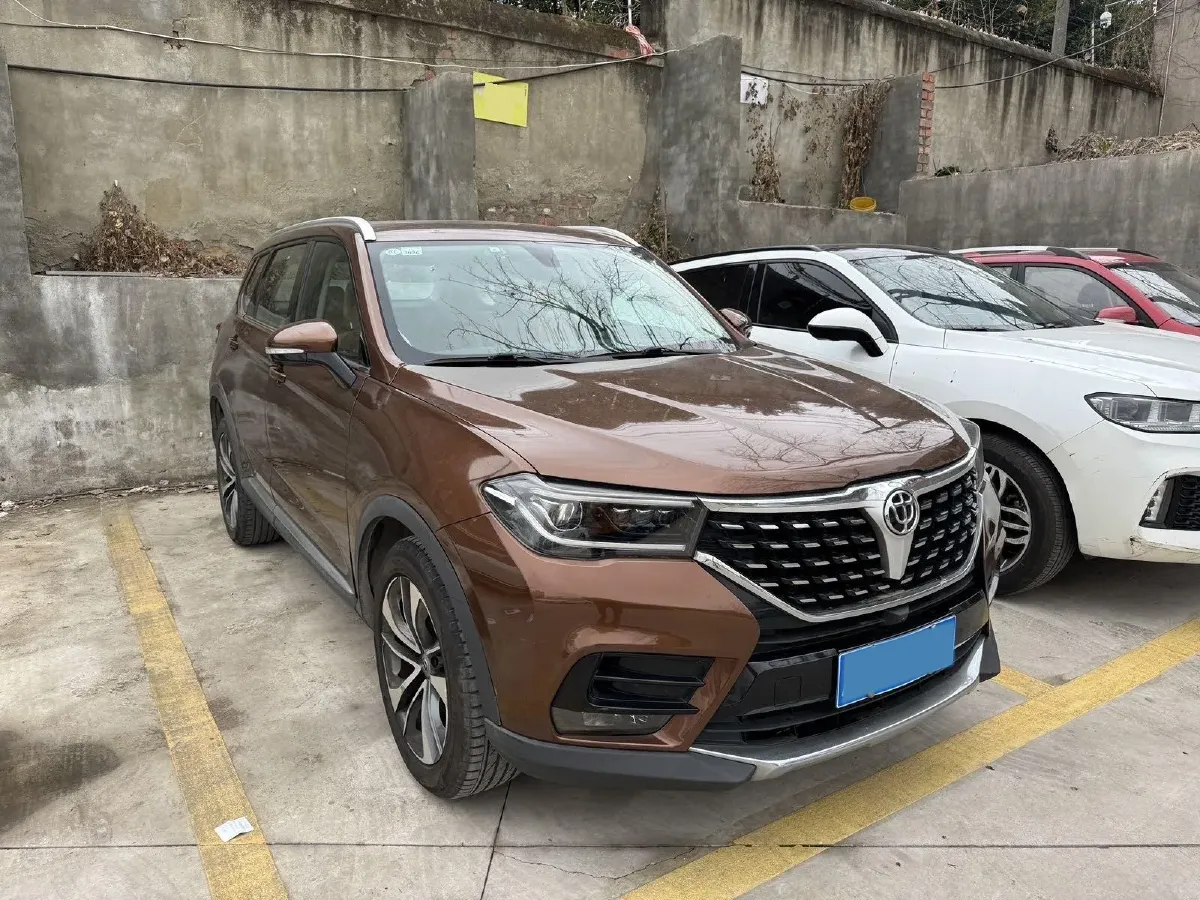 2018 Brilliance Auto V7 1.6T 204HP L4 7DCT,autocango,china used car exporter,china ev exporter,chinese used car exporter,chinese used ev exporter