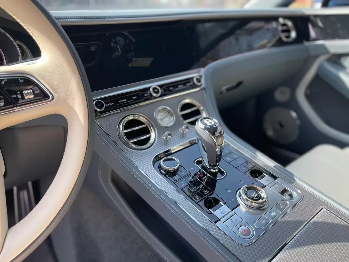 2022 Bentley Continental 4.0T 549HP V8 8DCT,autocango,china used car exporter,china ev exporter,chinese used car exporter,chinese used ev exporter