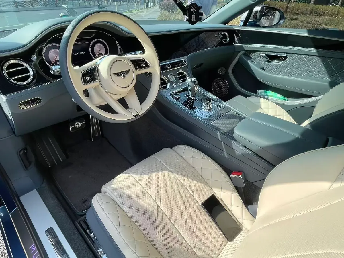 2022 Bentley Continental 4.0T 549HP V8 8DCT,autocango,china used car exporter,china ev exporter,chinese used car exporter,chinese used ev exporter