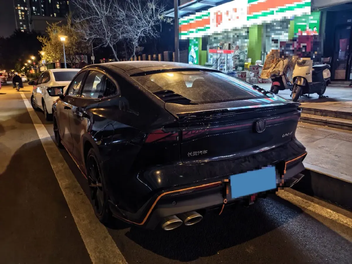 2023 ChangAn UNI-V 1.5T 188HP L4 7DCT,autocango,china used car exporter,china ev exporter,chinese used car exporter,chinese used ev exporter