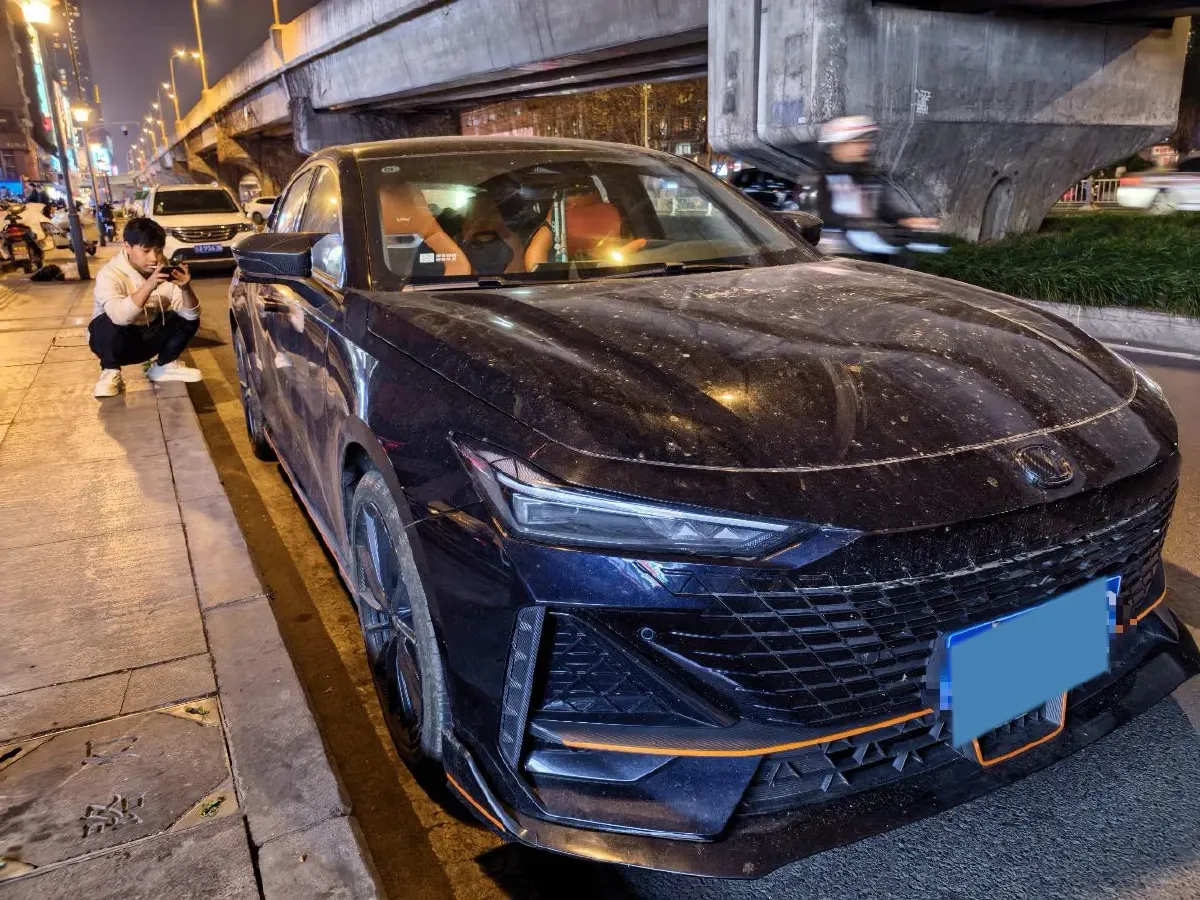 2023 ChangAn UNI-V 1.5T 188HP L4 7DCT,autocango,china used car exporter,china ev exporter,chinese used car exporter,chinese used ev exporter