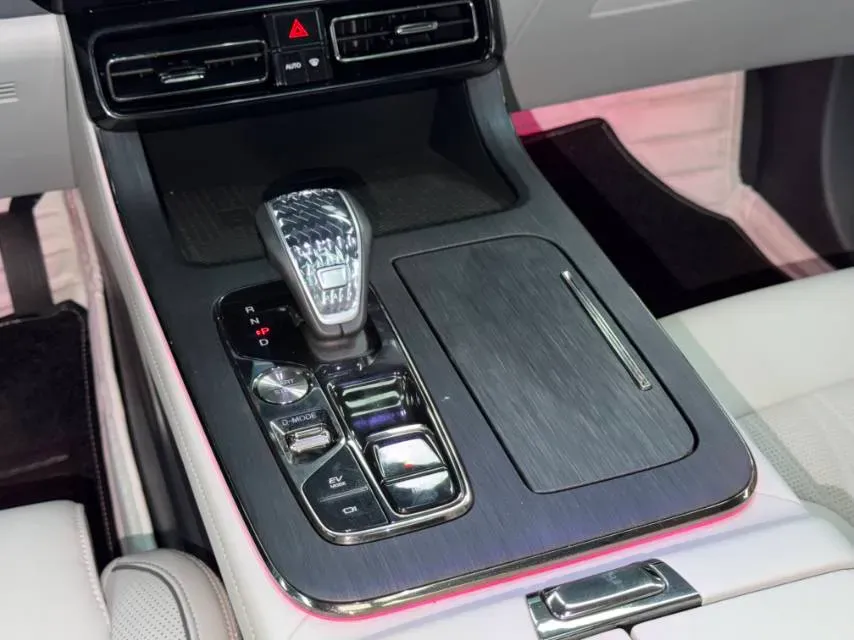 2022 GAC Trumpchi GS8 2.0T 190HP L4 E-CVT Hybrid,autocango,china used car exporter,china ev exporter,chinese used car exporter,chinese used ev exporter