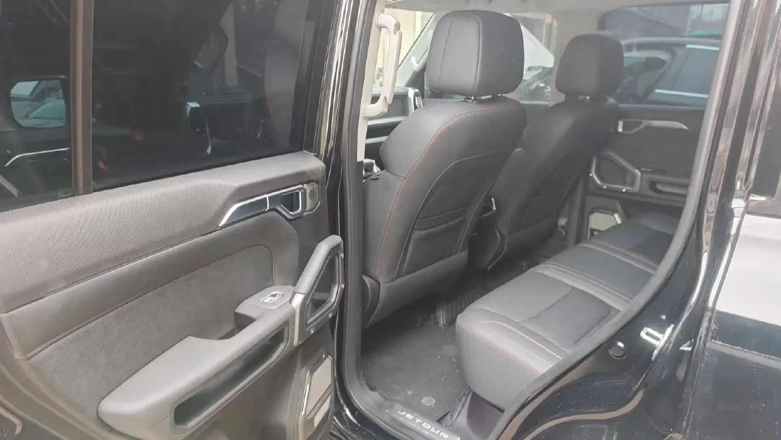 2025 Jetour Traveller 2.0T 254HP L4 7DCT,autocango,china used car exporter,china ev exporter,chinese used car exporter,chinese used ev exporter