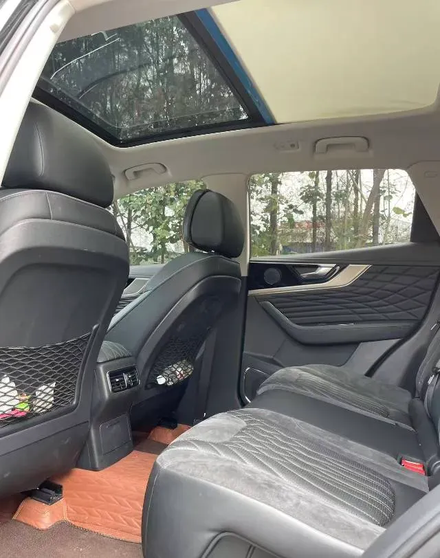 2022 HongQi HS5 2.0T 224HP L4 6AT,autocango,china used car exporter,china ev exporter,chinese used car exporter,chinese used ev exporter