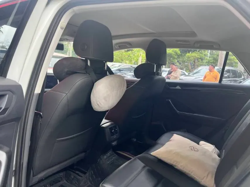 2021 Volkswagen T-Roc 1.4T 150HP L4 7DCT,autocango,china used car exporter,china ev exporter,chinese used car exporter,chinese used ev exporter