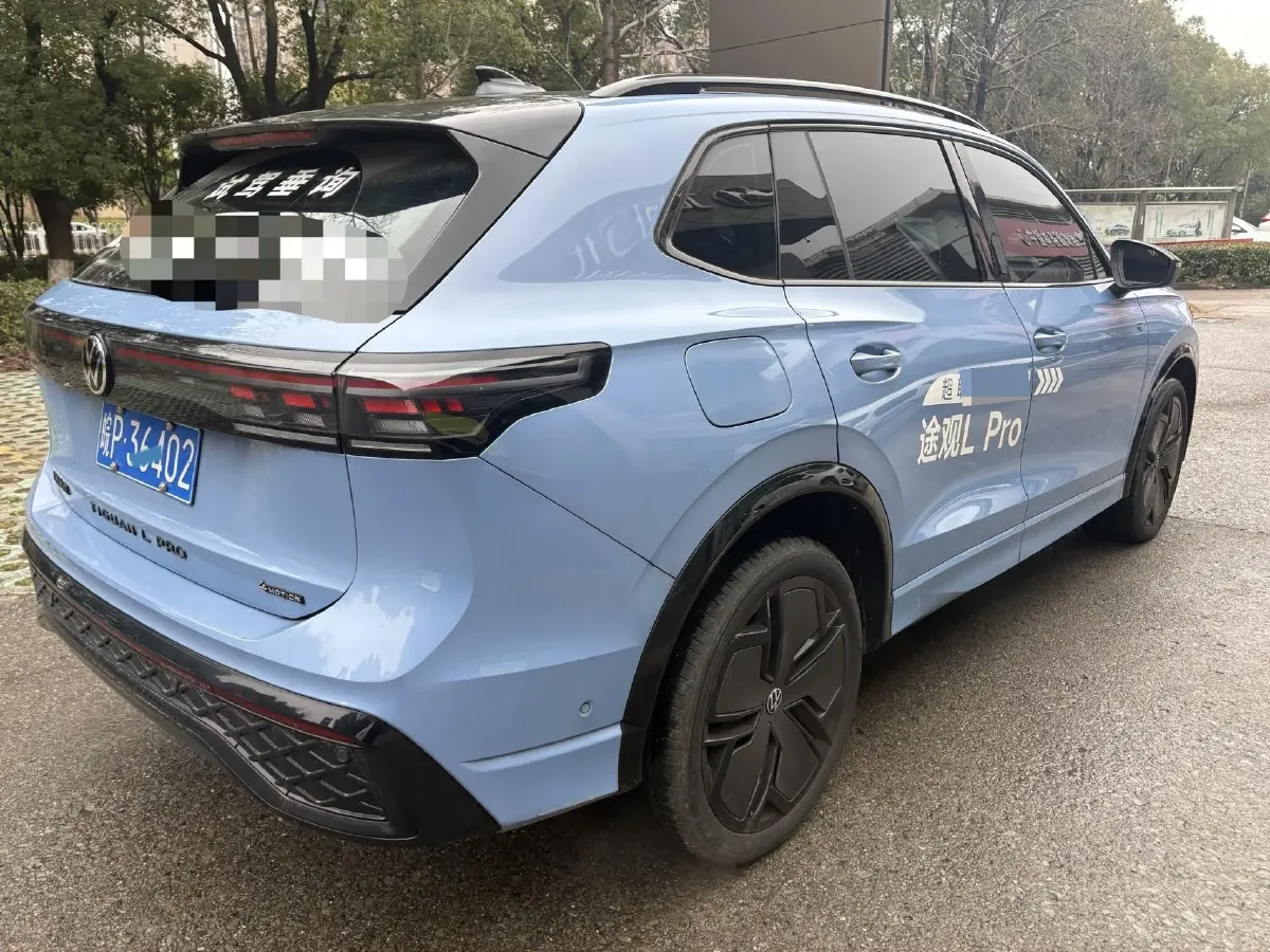 2024 Volkswagen Tiguan L 2.0T 220HP L4 7DCT,autocango,china used car exporter,china ev exporter,chinese used car exporter,chinese used ev exporter