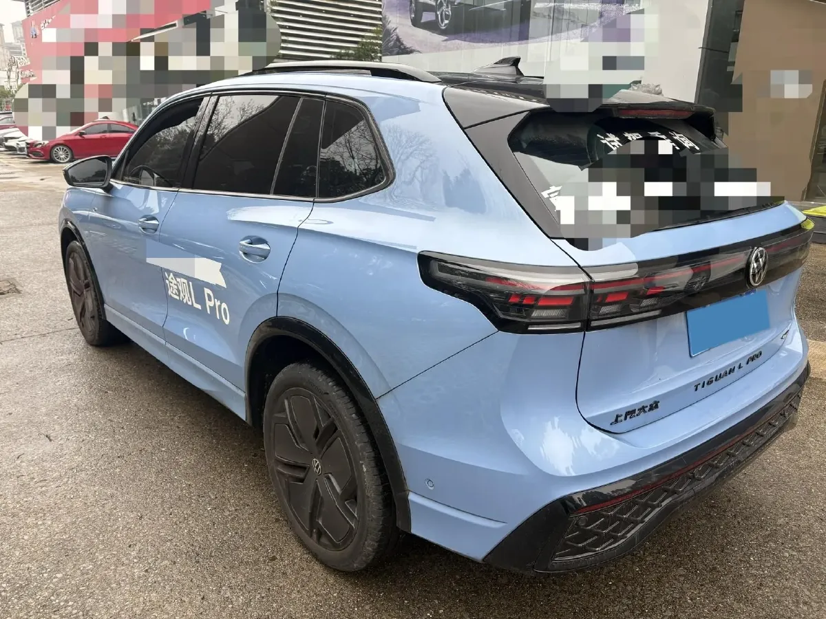 2024 Volkswagen Tiguan L 2.0T 220HP L4 7DCT,autocango,china used car exporter,china ev exporter,chinese used car exporter,chinese used ev exporter