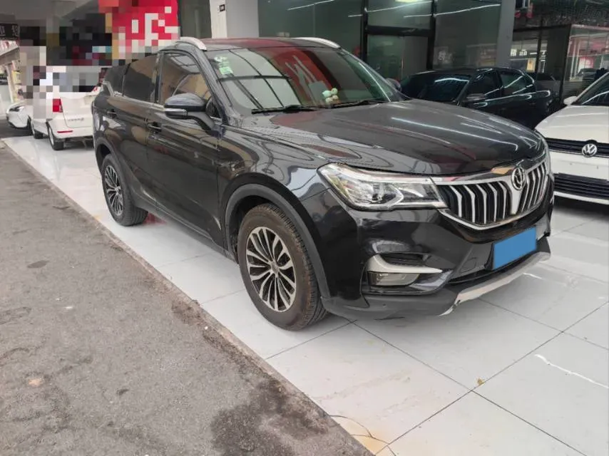 2018 Brilliance Auto V6 1.5T 150HP L4 6MT,autocango,china used car exporter,china ev exporter,chinese used car exporter,chinese used ev exporter
