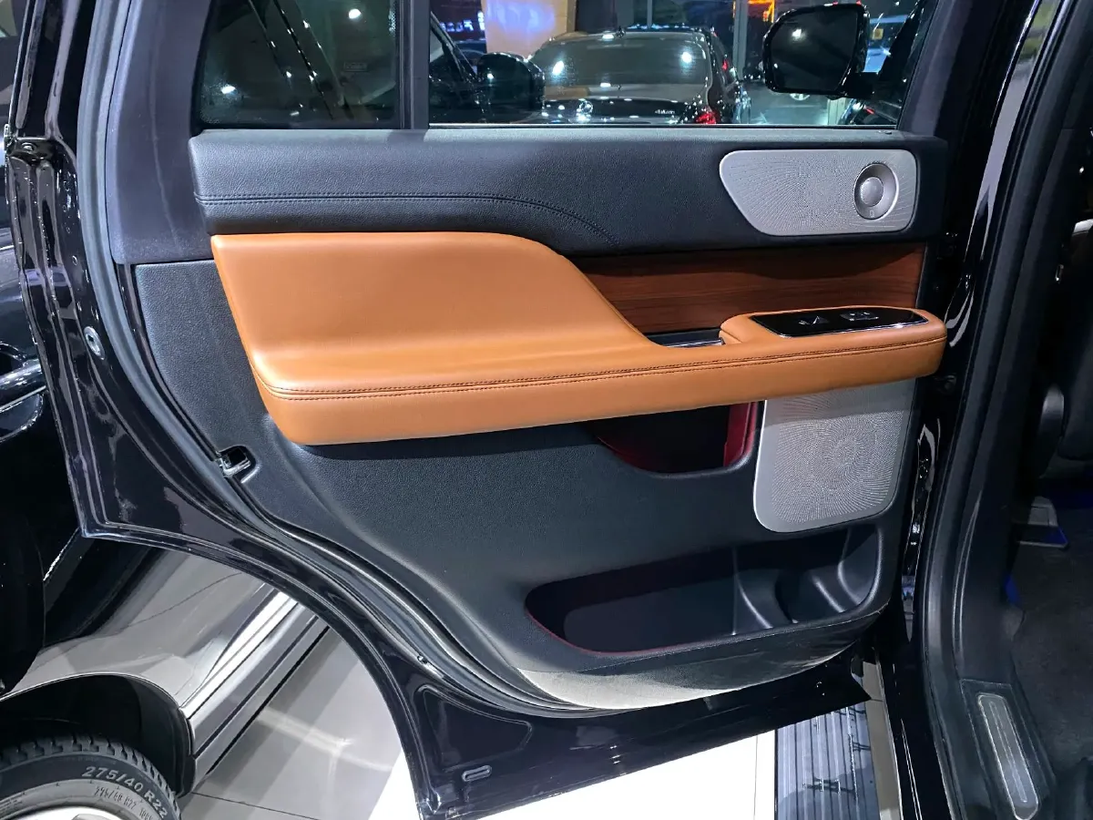 2020 Lincoln Navigator 3.5T 388HP V6 10AT,autocango,china used car exporter,china ev exporter,chinese used car exporter,chinese used ev exporter