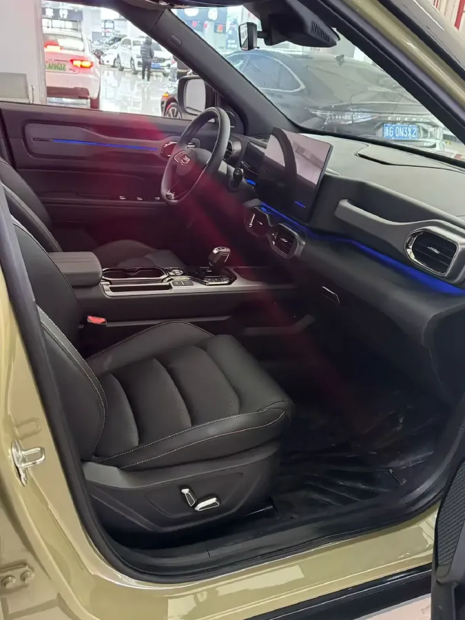 2025 Geely Cowboy 1.5T 181HP L4 7DCT,autocango,china used car exporter,china ev exporter,chinese used car exporter,chinese used ev exporter