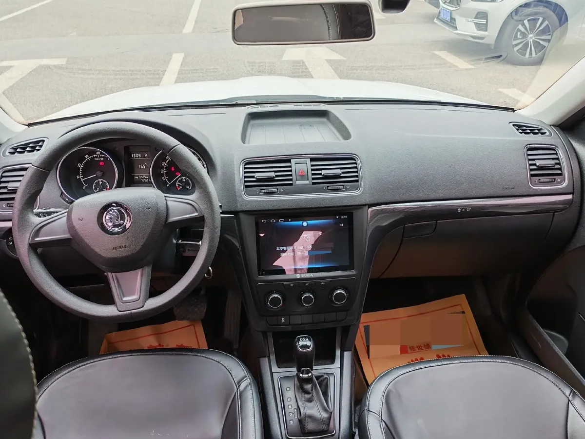 2017 Skoda Yeti 1.4T 150HP L4 7DCT,autocango,china used car exporter,china ev exporter,chinese used car exporter,chinese used ev exporter