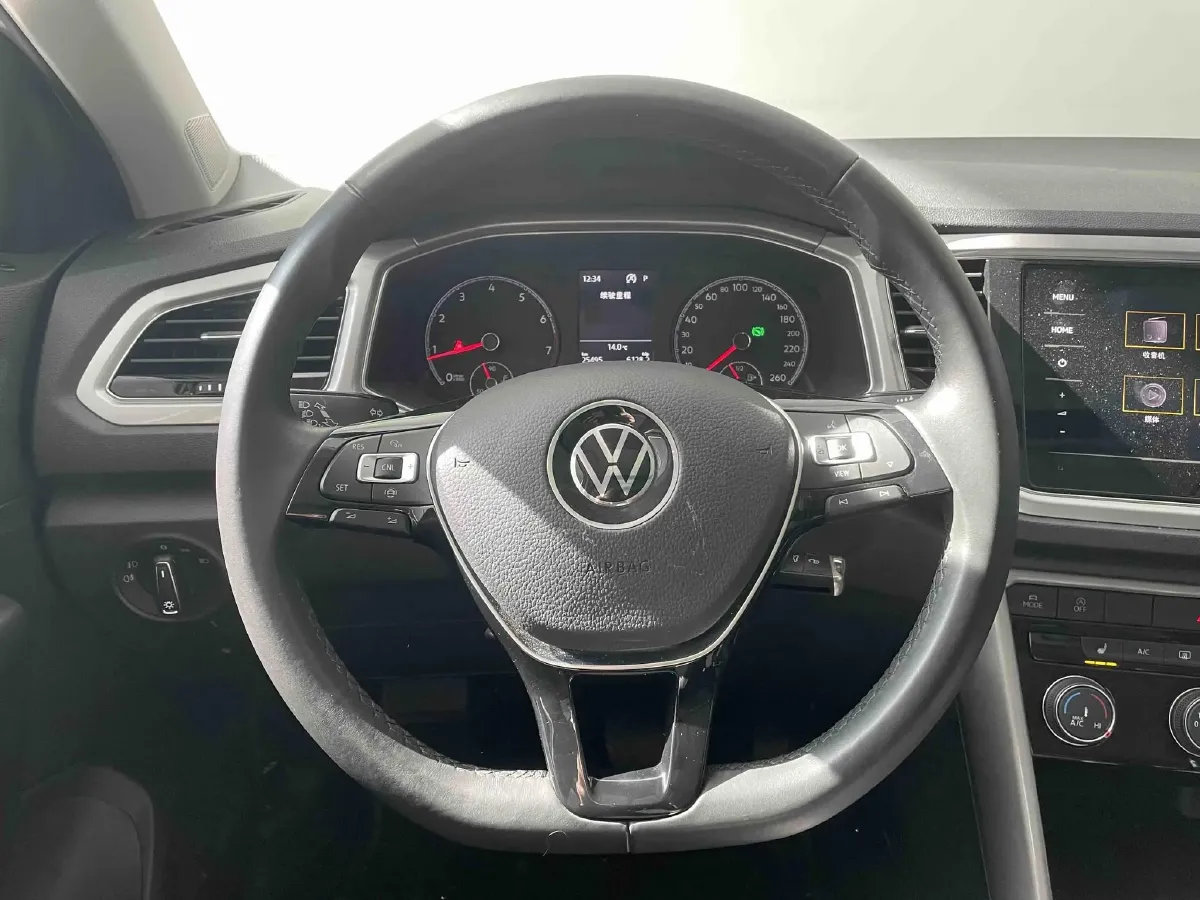 2021 Volkswagen T-Roc 1.4T 150HP L4 7DCT,autocango,china used car exporter,china ev exporter,chinese used car exporter,chinese used ev exporter