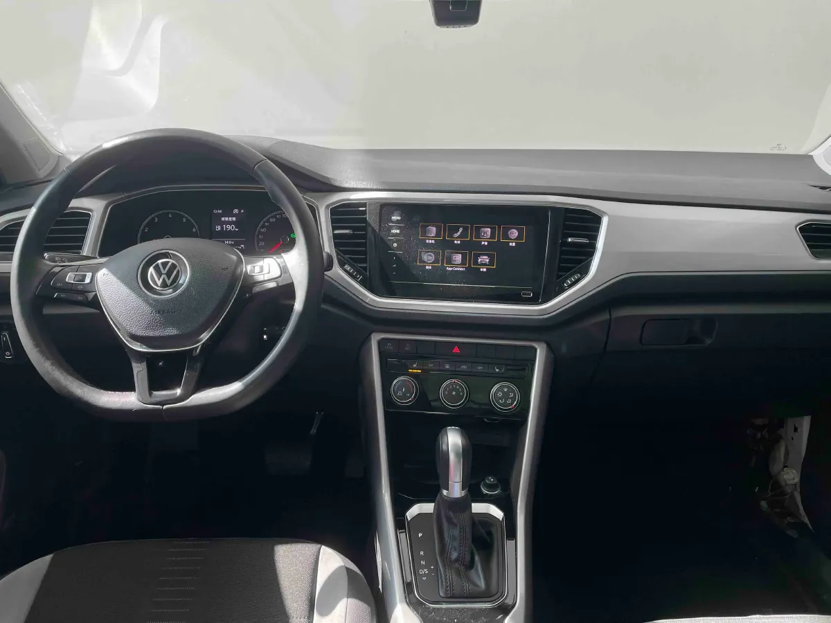 2021 Volkswagen T-Roc 1.4T 150HP L4 7DCT,autocango,china used car exporter,china ev exporter,chinese used car exporter,chinese used ev exporter