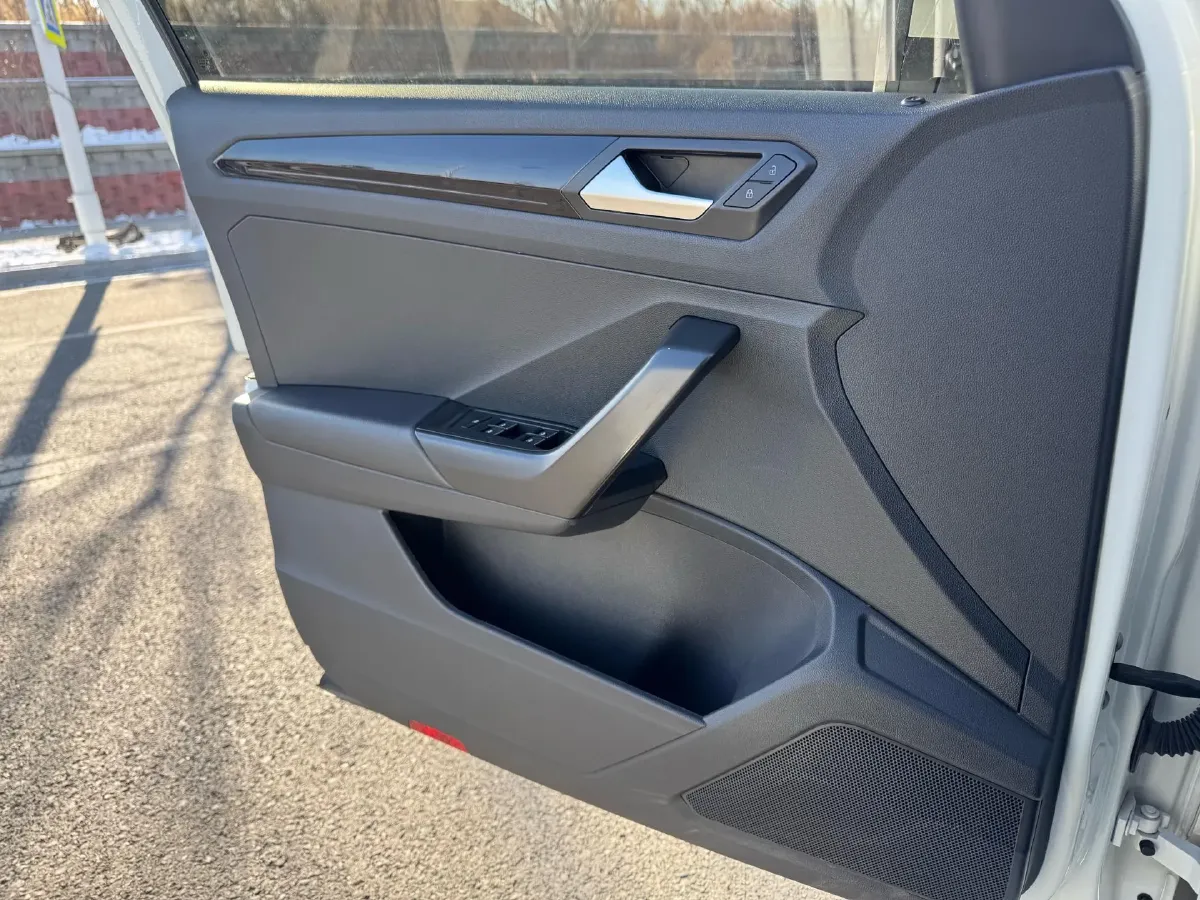 2022 Volkswagen T-Roc 1.4T 150HP L4 7DCT,autocango,china used car exporter,china ev exporter,chinese used car exporter,chinese used ev exporter