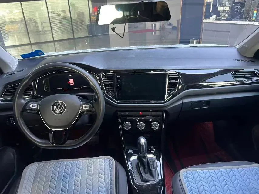 2022 Volkswagen T-Roc 1.4T 150HP L4 7DCT,autocango,china used car exporter,china ev exporter,chinese used car exporter,chinese used ev exporter