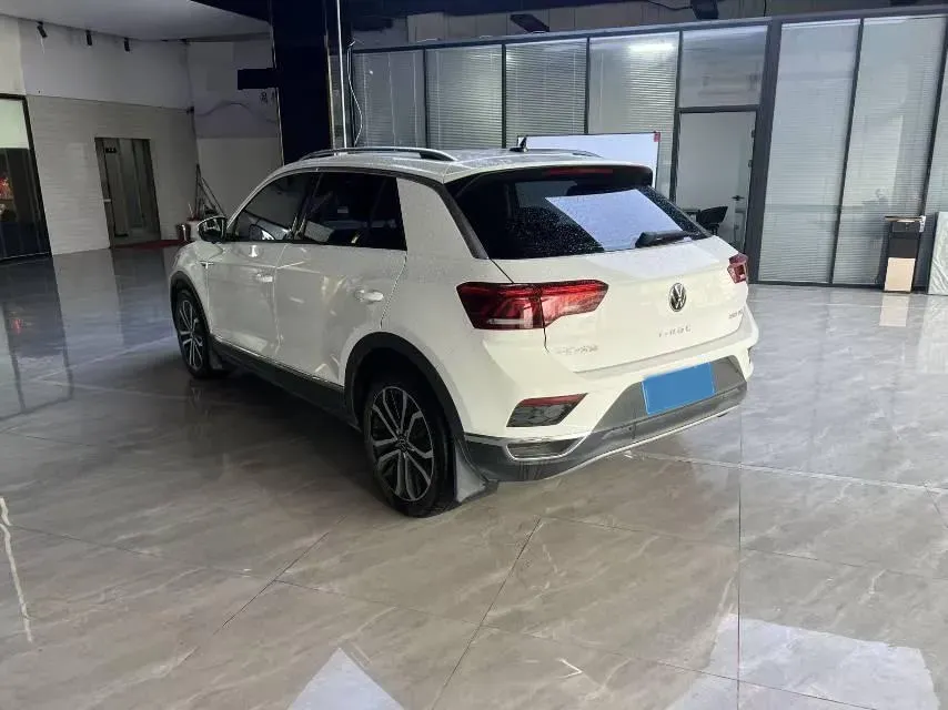 2022 Volkswagen T-Roc 1.4T 150HP L4 7DCT,autocango,china used car exporter,china ev exporter,chinese used car exporter,chinese used ev exporter