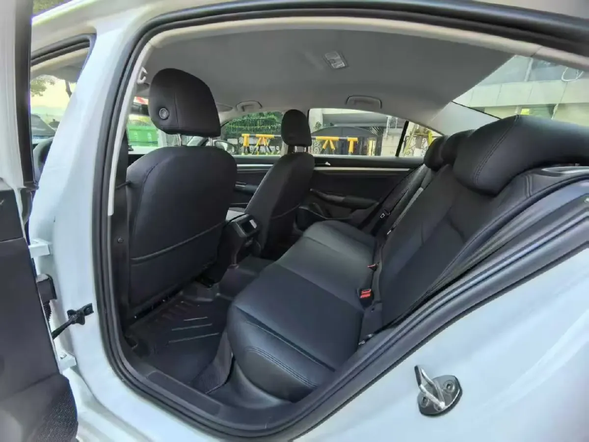 2021 Volkswagen Bora 1.5L 113HP L4 6AT,autocango,china used car exporter,china ev exporter,chinese used car exporter,chinese used ev exporter