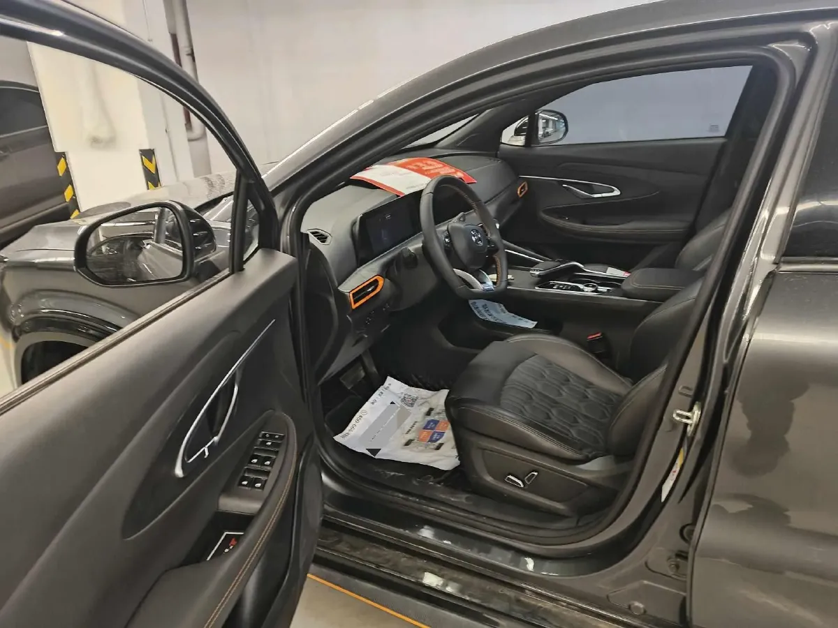 2022 ChangAn UNI-T 1.5T 188HP L4 7DCT,autocango,china used car exporter,china ev exporter,chinese used car exporter,chinese used ev exporter