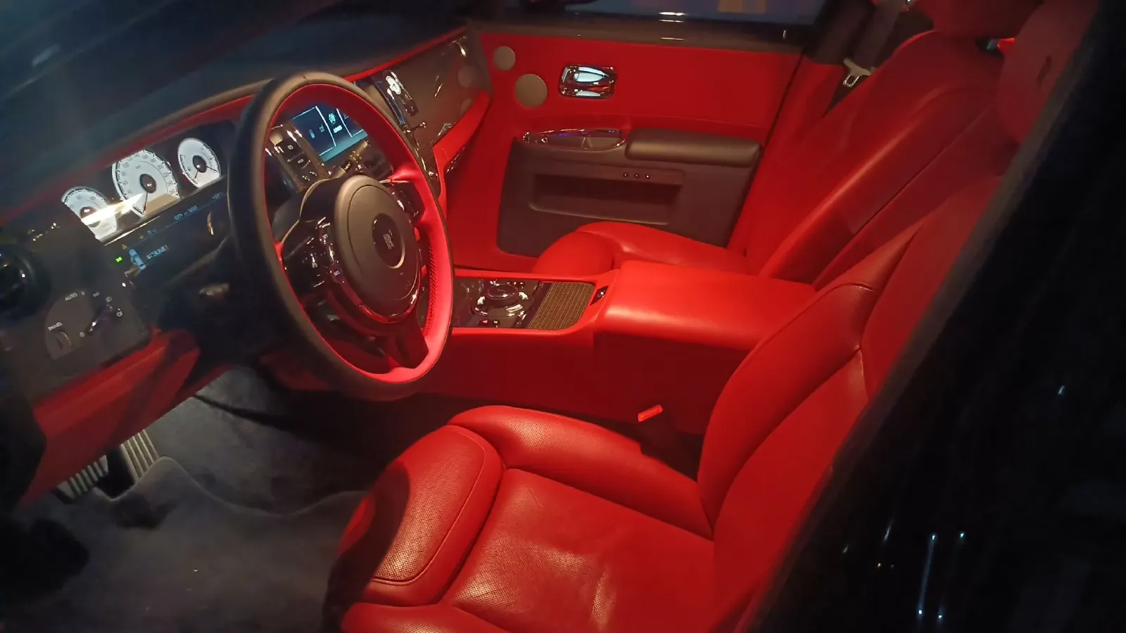 2018 Rolls-Royce Ghost 6.6T 571HP V12 8AT,autocango,china used car exporter,china ev exporter,chinese used car exporter,chinese used ev exporter