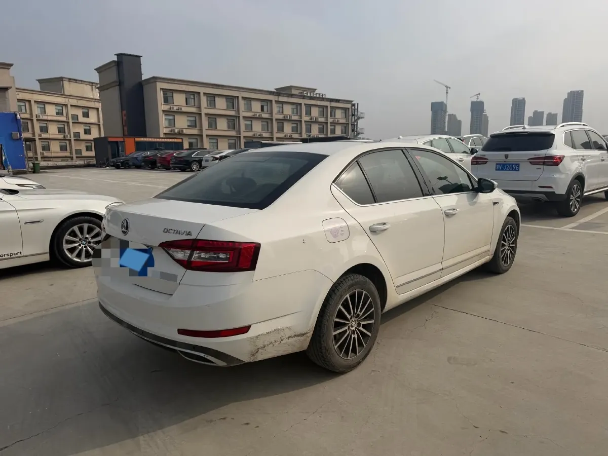 2018 Skoda Octavia 1.2T 116HP L4 7DCT,autocango,china used car exporter,china ev exporter,chinese used car exporter,chinese used ev exporter