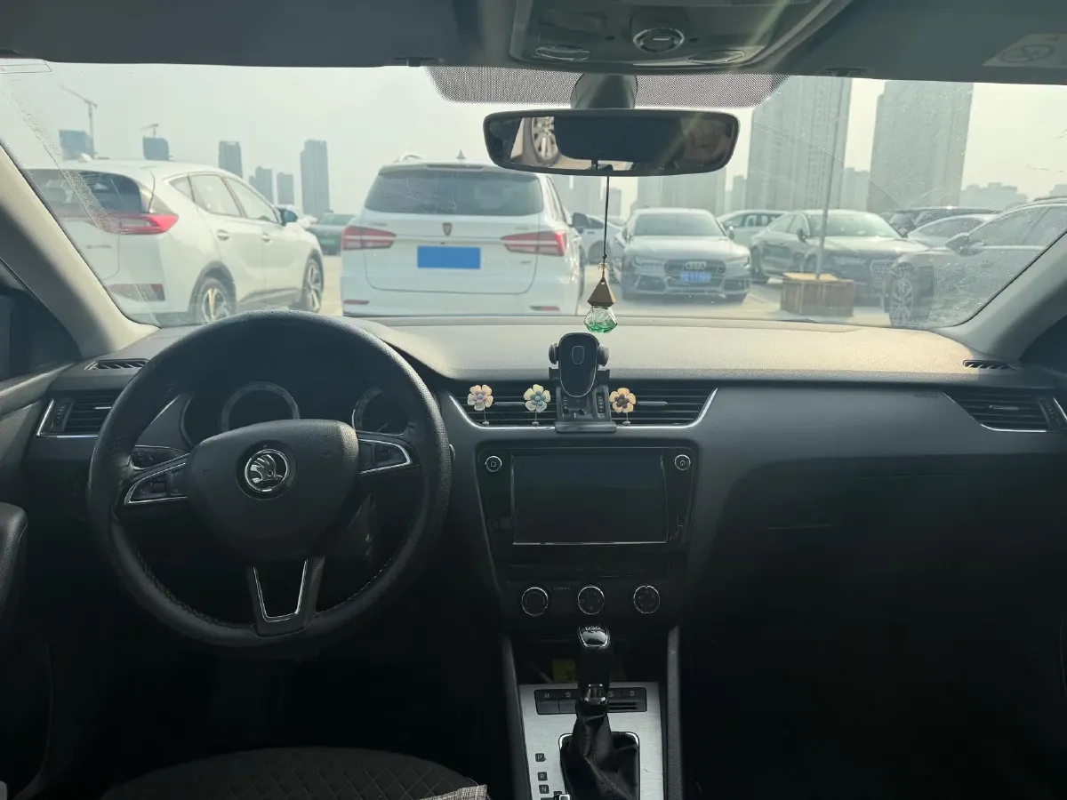 2018 Skoda Octavia 1.2T 116HP L4 7DCT,autocango,china used car exporter,china ev exporter,chinese used car exporter,chinese used ev exporter