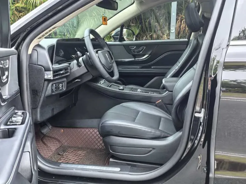 2023 Lincoln Corsair 2.0T 261HP L4 8AT,autocango,china used car exporter,china ev exporter,chinese used car exporter,chinese used ev exporter