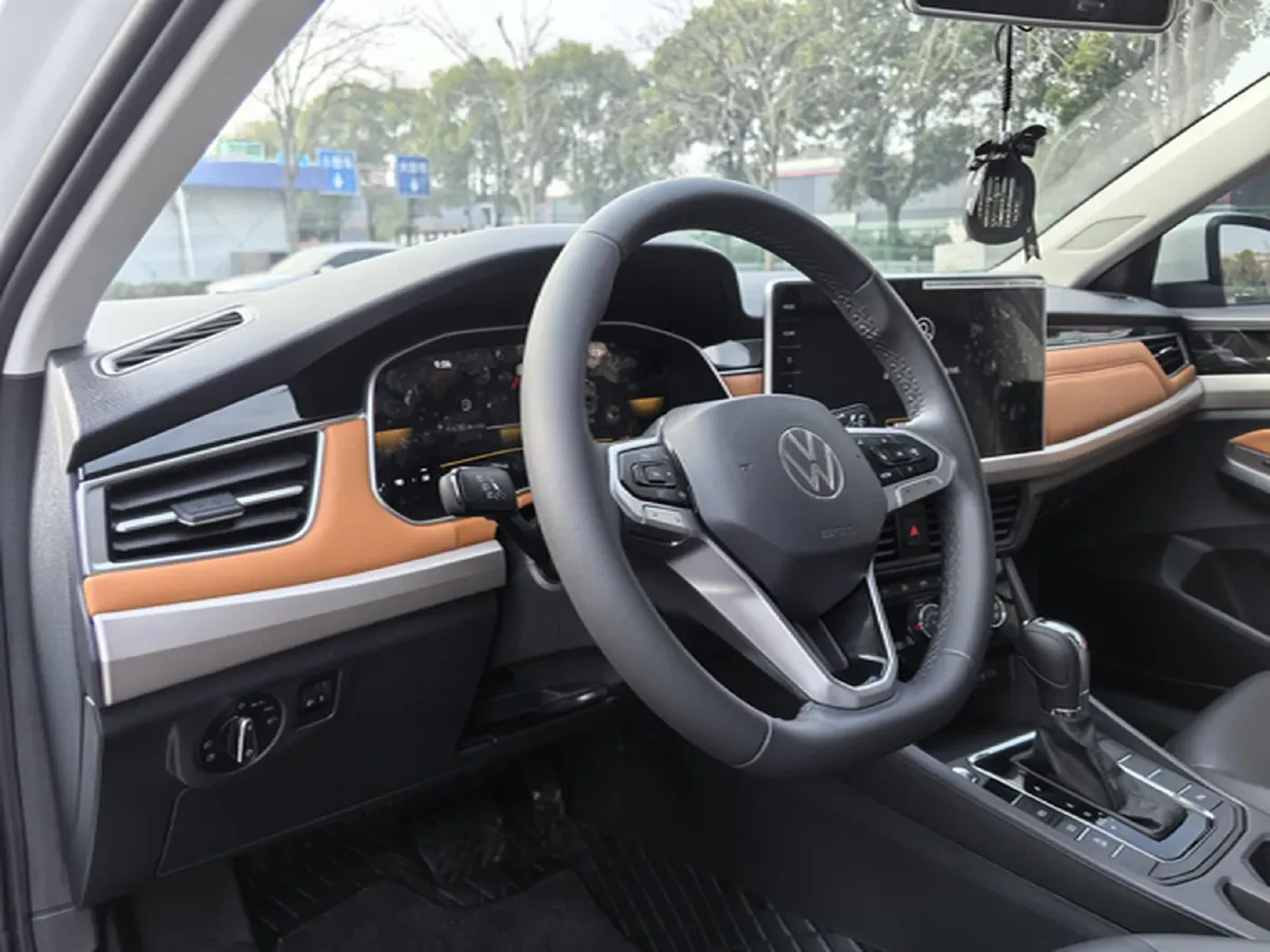 2023 Volkswagen Bora 1.2T 116HP L4 7DCT,autocango,china used car exporter,china ev exporter,chinese used car exporter,chinese used ev exporter