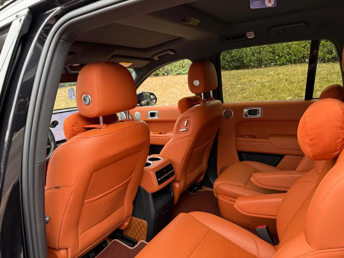 2023 Li L8 Range Extended 154HP REEV 40.9KWH,autocango,china used car exporter,china ev exporter,chinese used car exporter,chinese used ev exporter