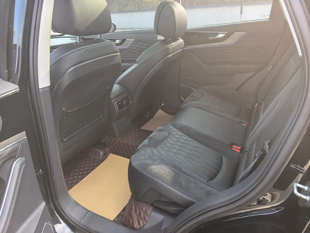 2022 HongQi HS5 2.0T 224HP L4 6AT,autocango,china used car exporter,china ev exporter,chinese used car exporter,chinese used ev exporter