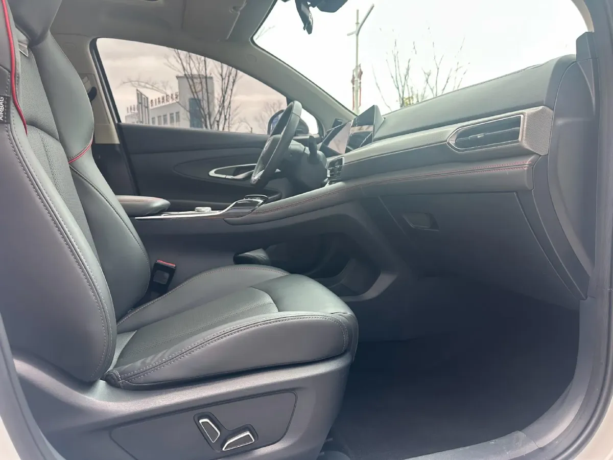 2020 ChangAn UNI-T 1.5T 180HP L4 7DCT,autocango,china used car exporter,china ev exporter,chinese used car exporter,chinese used ev exporter