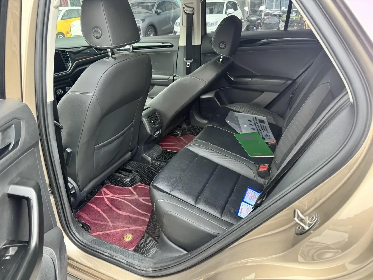 2021 Volkswagen T-Roc 1.4T 150HP L4 7DCT,autocango,china used car exporter,china ev exporter,chinese used car exporter,chinese used ev exporter