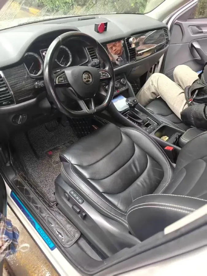 2018 Skoda Kodiak 2.0T 186HP L4 7DCT,autocango,china used car exporter,china ev exporter,chinese used car exporter,chinese used ev exporter