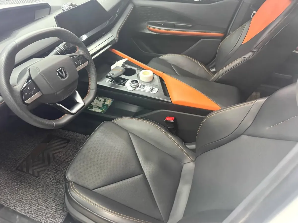 2023 ChangAn UNI-V iDD 1.5T 170HP L4 6TCT PHEV 18.4KWH,autocango,china used car exporter,china ev exporter,chinese used car exporter,chinese used ev exporter