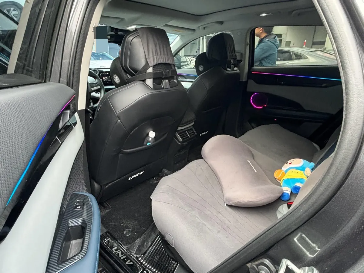 2023 ChangAn UNI-V iDD 1.5T 170HP L4 6TCT PHEV 18.4KWH,autocango,china used car exporter,china ev exporter,chinese used car exporter,chinese used ev exporter