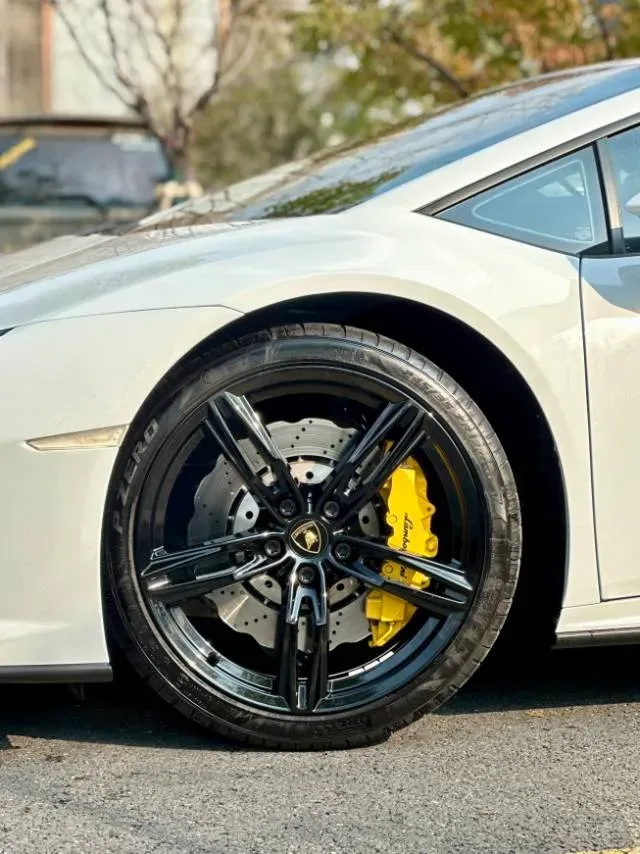 2019 Lamborghini Huracán 5.2L 640HP V10 7DCT,autocango,china used car exporter,china ev exporter,chinese used car exporter,chinese used ev exporter