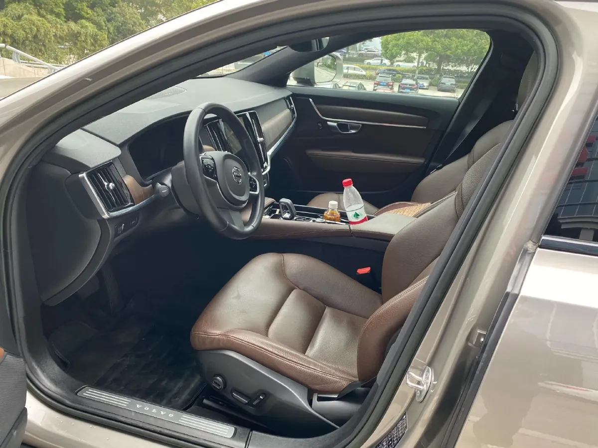 2022 Volvo V90 2.0T 250HP L4 8AT,autocango,china used car exporter,china ev exporter,chinese used car exporter,chinese used ev exporter