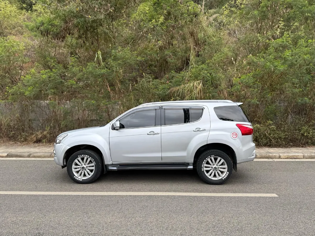2018 Isuzu Mu-X 1.9T 163HP L4 6AT,autocango,china used car exporter,china ev exporter,chinese used car exporter,chinese used ev exporter