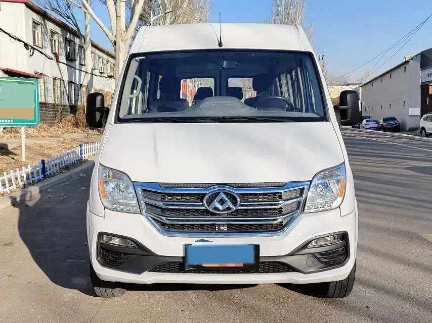 2018 MAXUS XinTu V80 2.5T 136HP L4 6MT,autocango,china used car exporter,china ev exporter,chinese used car exporter,chinese used ev exporter