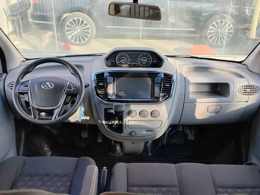 2018 MAXUS XinTu V80 2.5T 136HP L4 6MT,autocango,china used car exporter,china ev exporter,chinese used car exporter,chinese used ev exporter