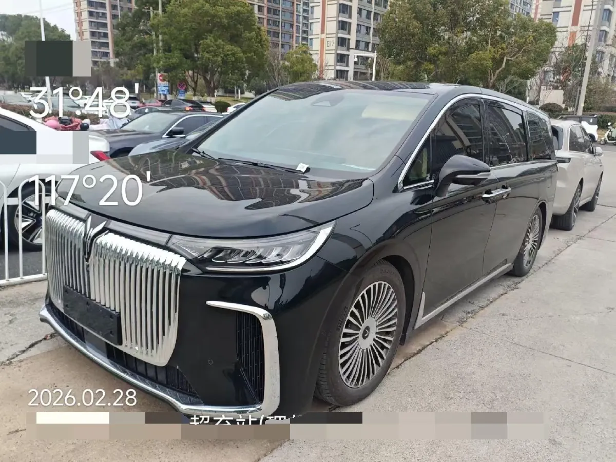 2025 Voyah Dream 1.5T 150HP L4 PHEV 41.7KWH,autocango,china used car exporter,china ev exporter,chinese used car exporter,chinese used ev exporter