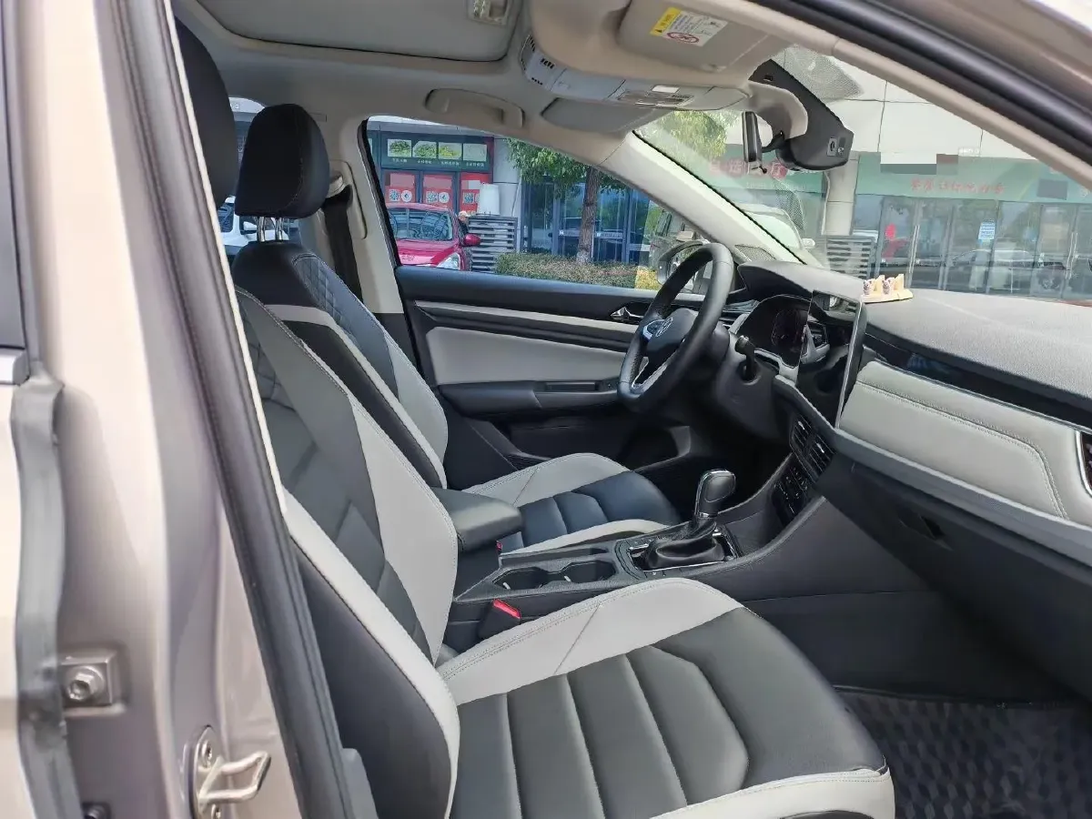 2024 Volkswagen Bora 1.5T 160HP L4 7DCT,autocango,china used car exporter,china ev exporter,chinese used car exporter,chinese used ev exporter