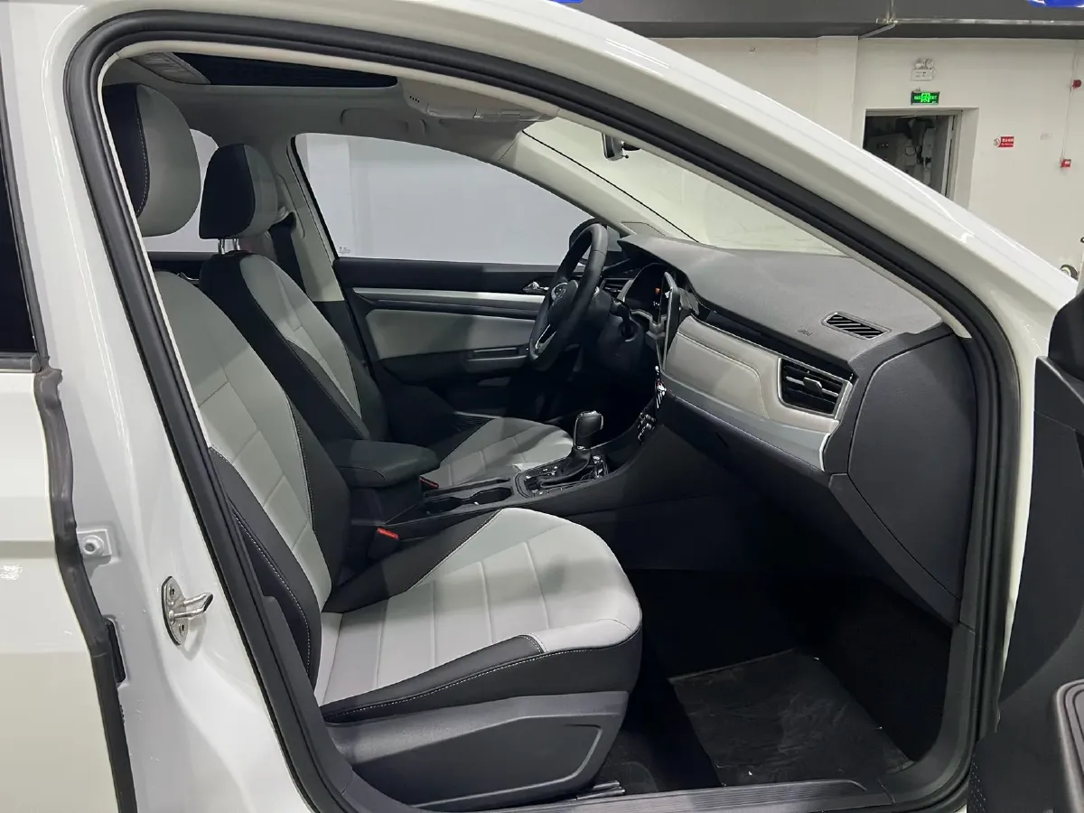 2023 Volkswagen Bora 1.2T 116HP L4 7DCT,autocango,china used car exporter,china ev exporter,chinese used car exporter,chinese used ev exporter