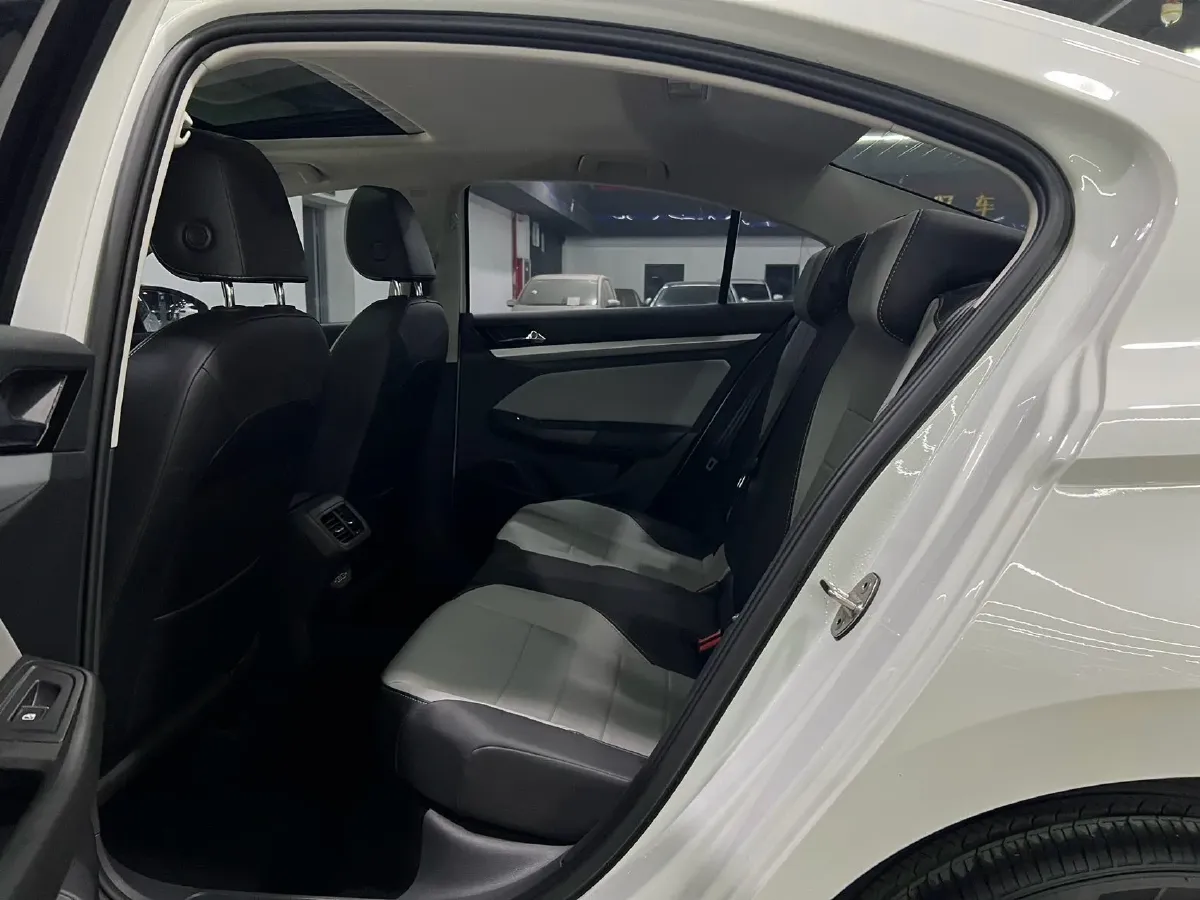 2023 Volkswagen Bora 1.2T 116HP L4 7DCT,autocango,china used car exporter,china ev exporter,chinese used car exporter,chinese used ev exporter