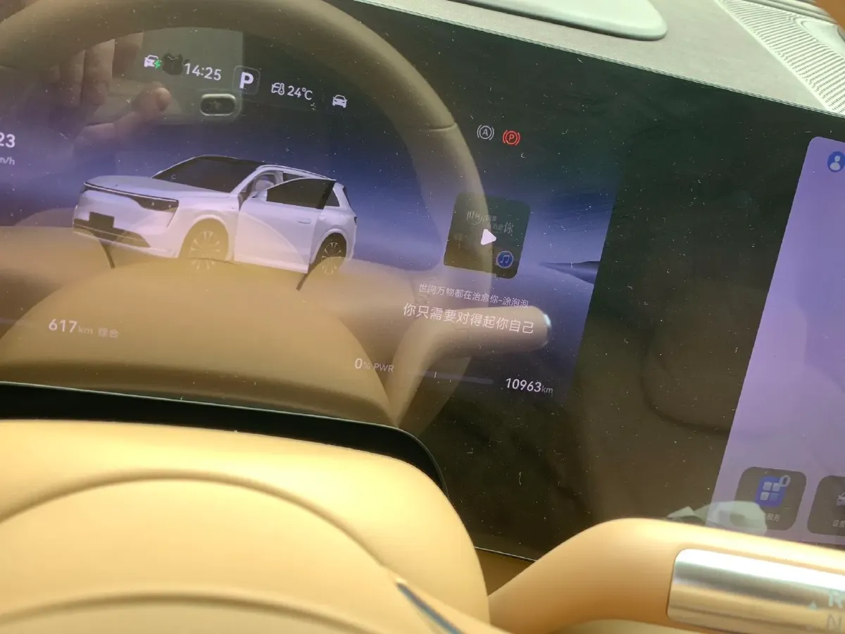 2025 AITO AITO M8 REEV 160HP REEV 53.4KWH,autocango,china used car exporter,china ev exporter,chinese used car exporter,chinese used ev exporter